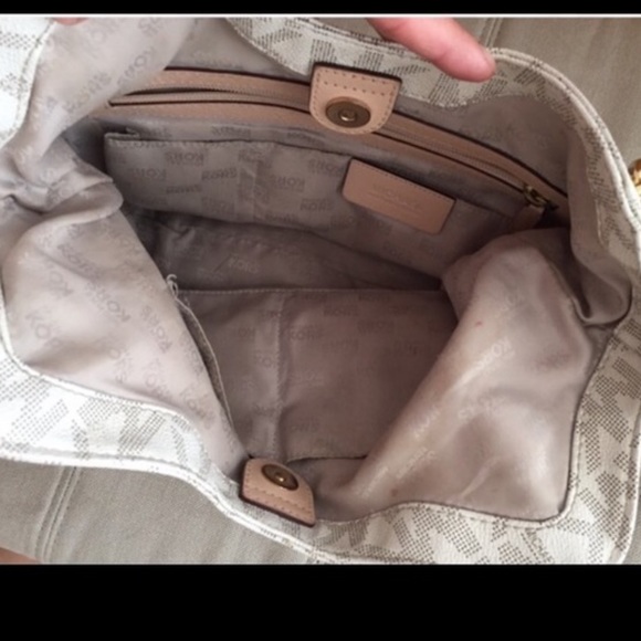 MK medium satchel - Picture 3 of 4